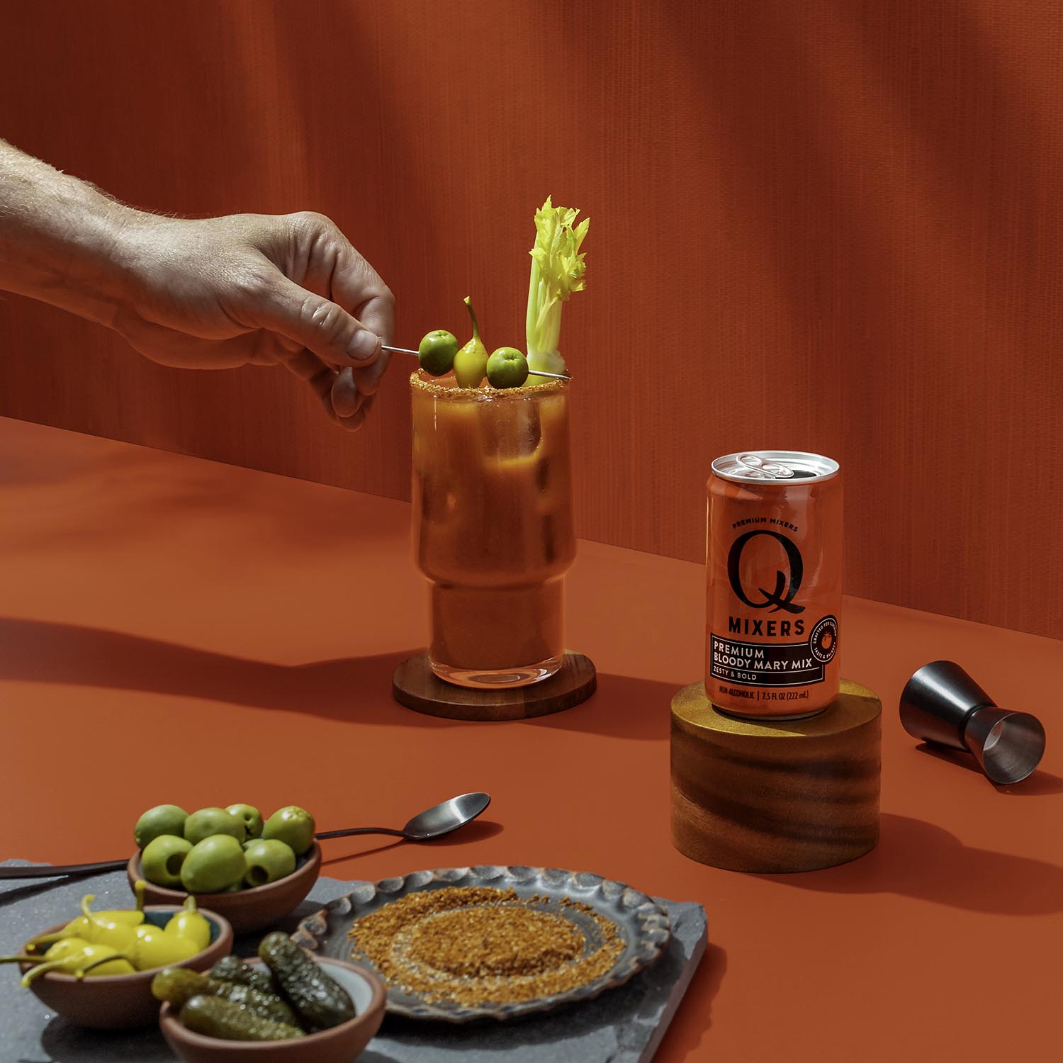 Q Mixers BloodyMary Can Action 1x1